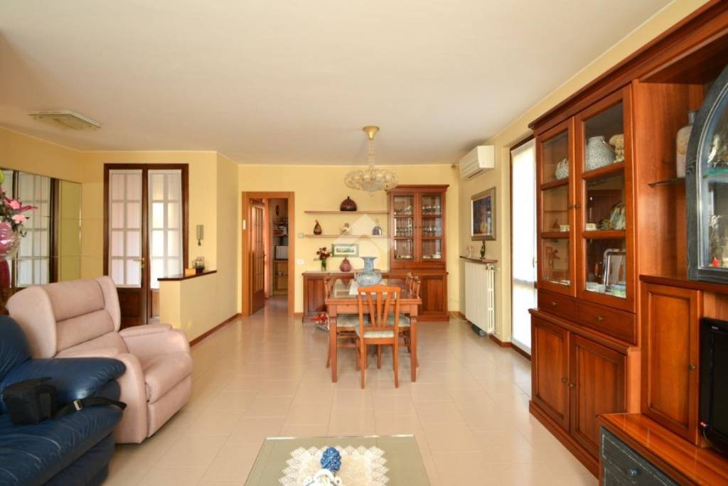 casa indipendente in vendita a Capriate San Gervasio