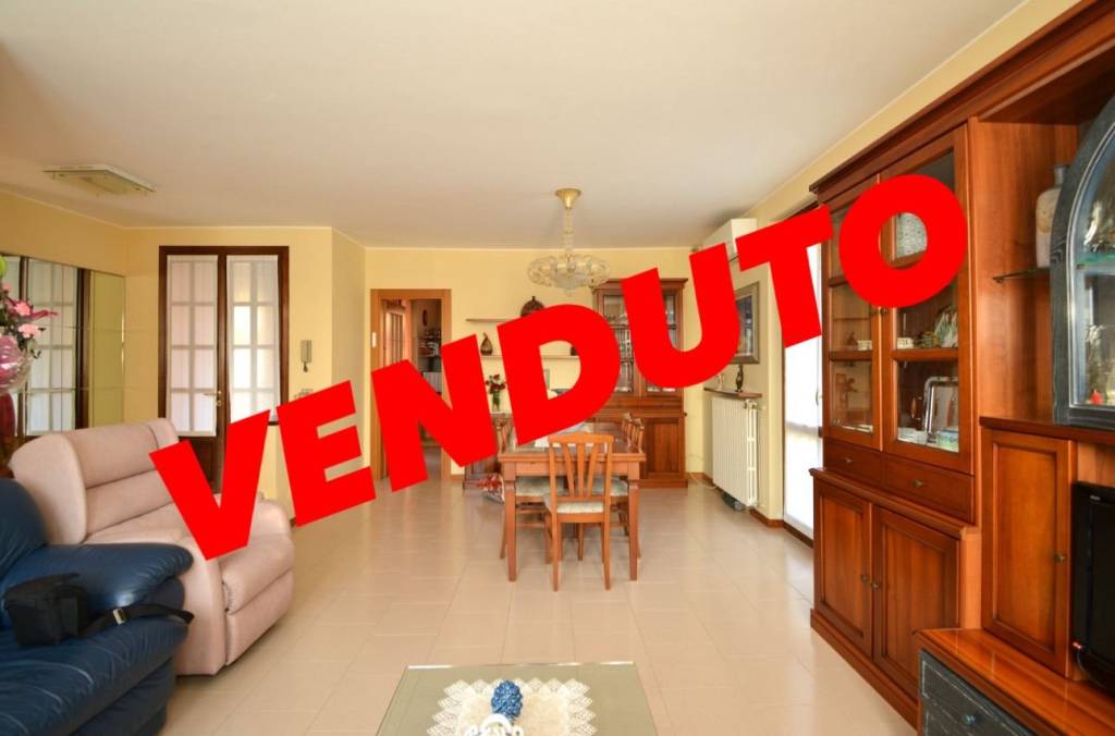 casa indipendente in vendita a Capriate San Gervasio