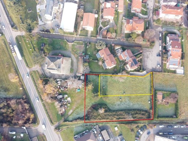 terreno edificabile in vendita a Capriate San Gervasio
