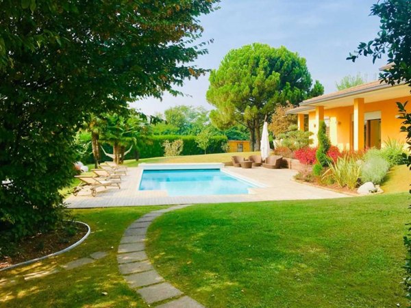 casa indipendente in vendita a Capriate San Gervasio