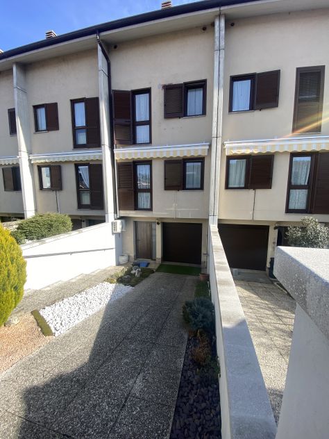 casa indipendente in vendita a Capriate San Gervasio