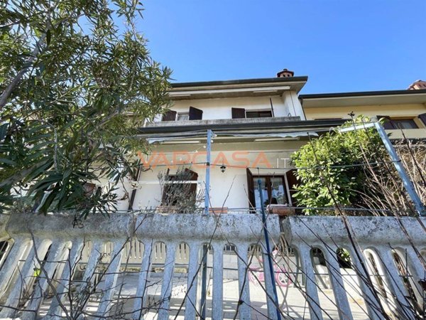 casa indipendente in vendita a Capriate San Gervasio