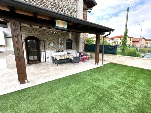 casa indipendente in vendita a Capriate San Gervasio