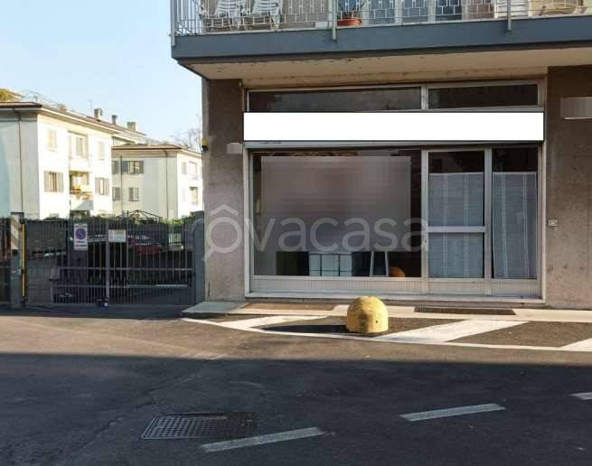 negozio in vendita a Capriate San Gervasio