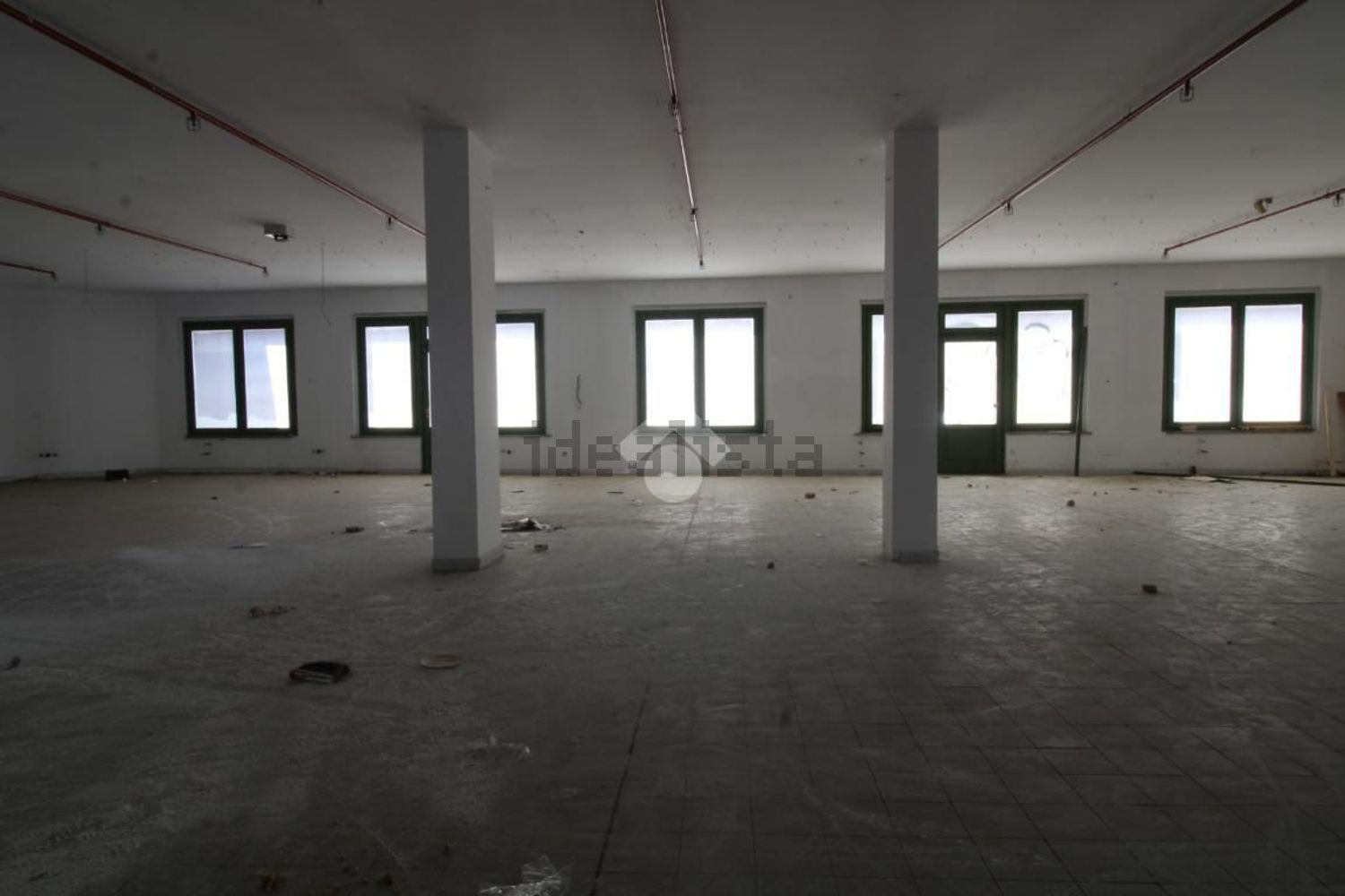 negozio in vendita a Capriate San Gervasio