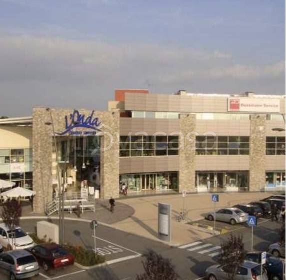 negozio in vendita a Capriate San Gervasio