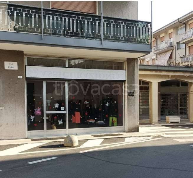 negozio in vendita a Capriate San Gervasio