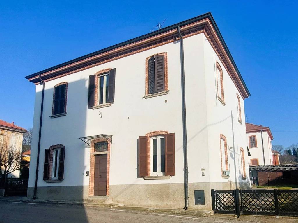 casa indipendente in vendita a Capriate San Gervasio in zona Crespi d'Adda