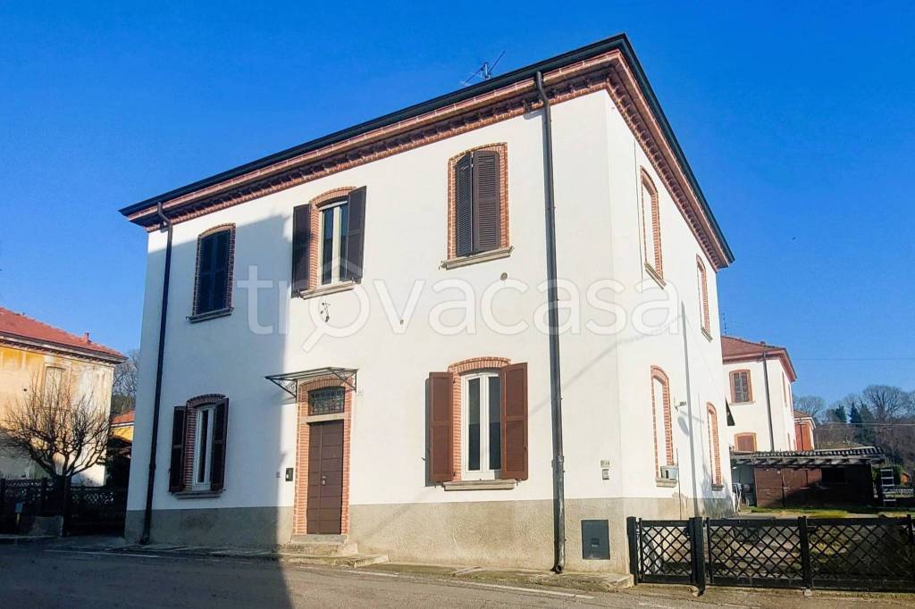 appartamento in vendita a Capriate San Gervasio in zona Crespi d'Adda