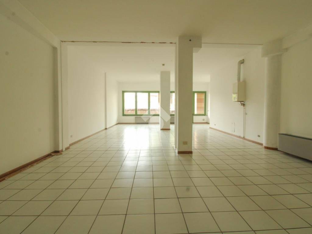 ufficio in vendita a Capriate San Gervasio