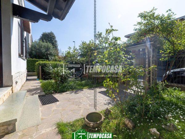 casa indipendente in vendita a Capriate San Gervasio