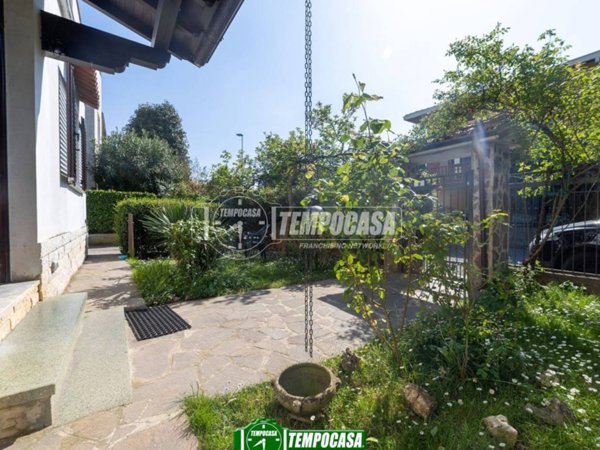 casa indipendente in vendita a Capriate San Gervasio