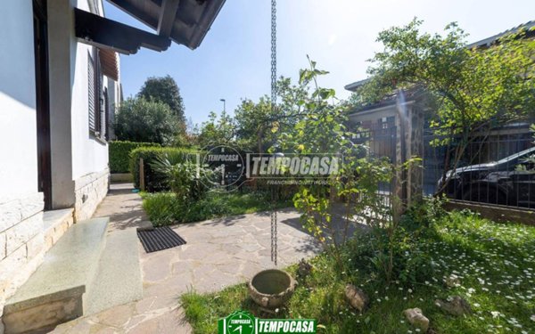 casa indipendente in vendita a Capriate San Gervasio