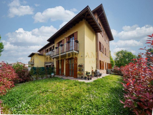 casa indipendente in vendita a Capriate San Gervasio