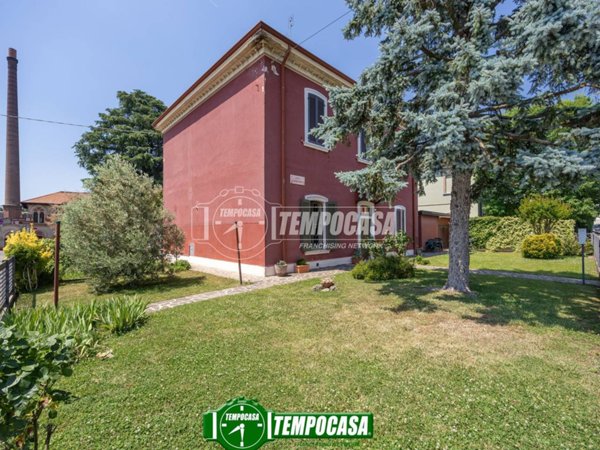appartamento in vendita a Capriate San Gervasio in zona Crespi d'Adda