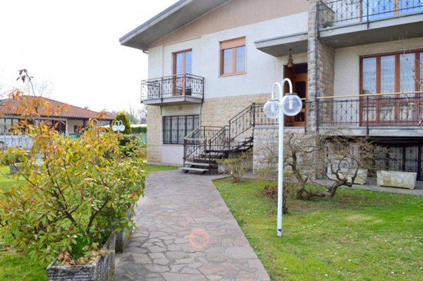 casa indipendente in vendita a Capriate San Gervasio