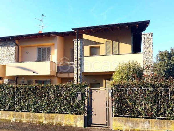 appartamento in vendita a Capriate San Gervasio in zona Crespi d'Adda