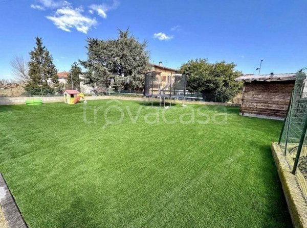 casa indipendente in vendita a Capriate San Gervasio in zona Capriate