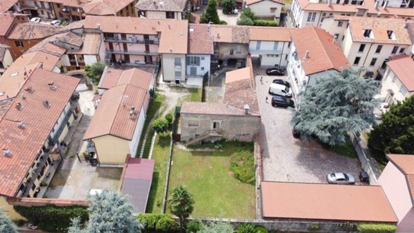casa indipendente in vendita a Capriate San Gervasio in zona Capriate