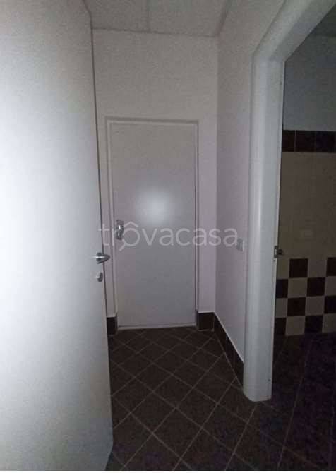 negozio in vendita a Capriate San Gervasio in zona Capriate