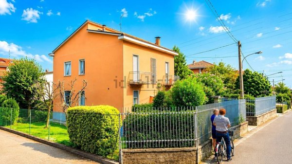 casa indipendente in vendita a Capriate San Gervasio in zona Capriate