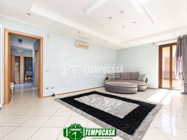appartamento in vendita a Capriate San Gervasio in zona Capriate
