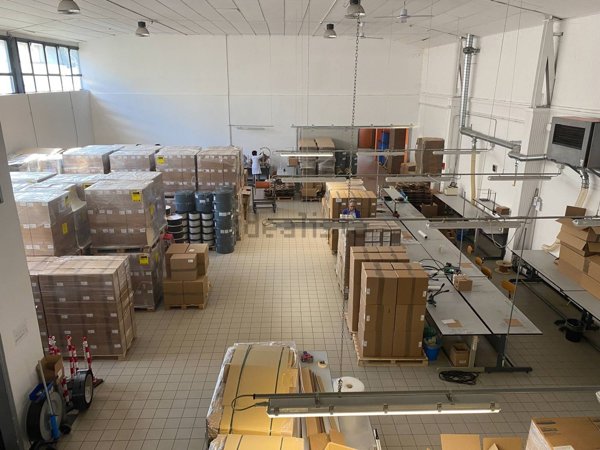 locale di sgombero in vendita a Capriate San Gervasio in zona Capriate
