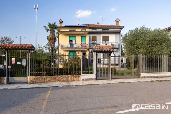 appartamento in vendita a Capriate San Gervasio in zona Capriate