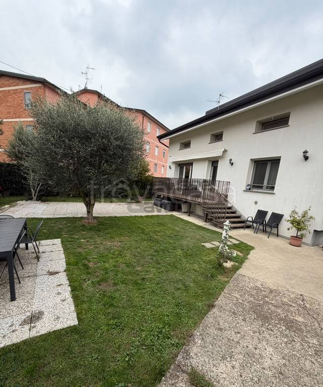 casa indipendente in vendita a Capriate San Gervasio in zona Capriate