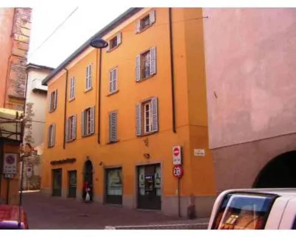 casa indipendente in vendita a Caprino Bergamasco