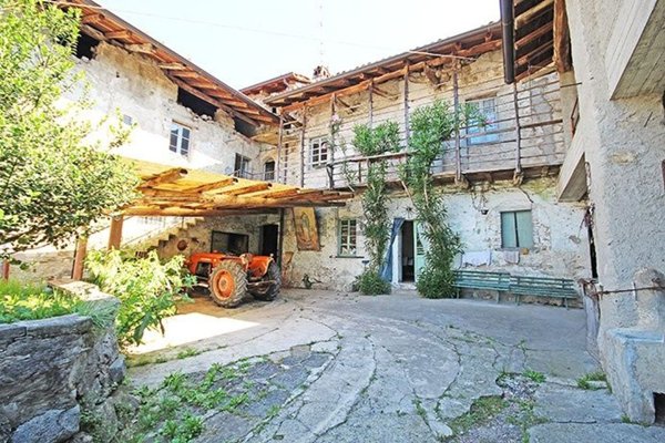 rudere in vendita a Caprino Bergamasco