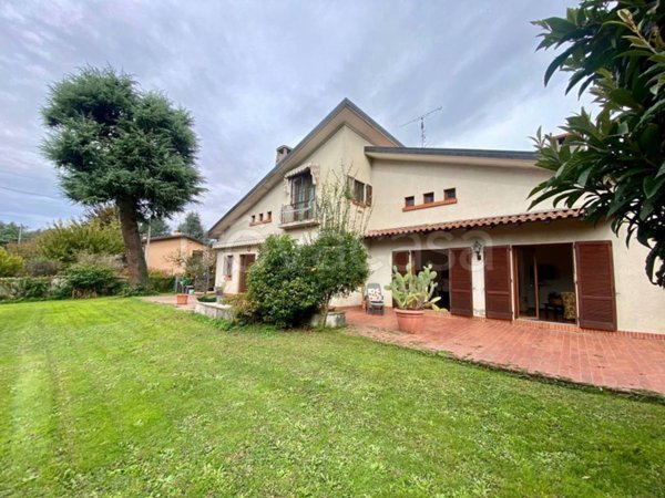 casa indipendente in vendita a Caprino Bergamasco