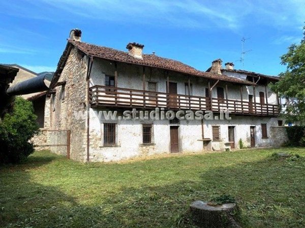 casale in vendita a Caprino Bergamasco