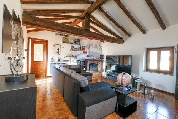 appartamento in vendita a Caprino Bergamasco