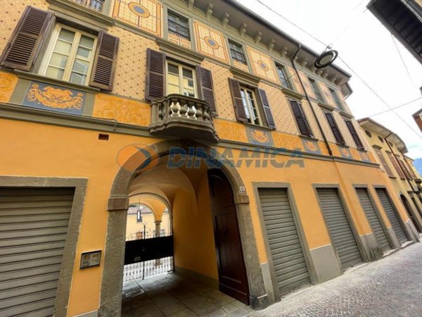 negozio in vendita a Caprino Bergamasco