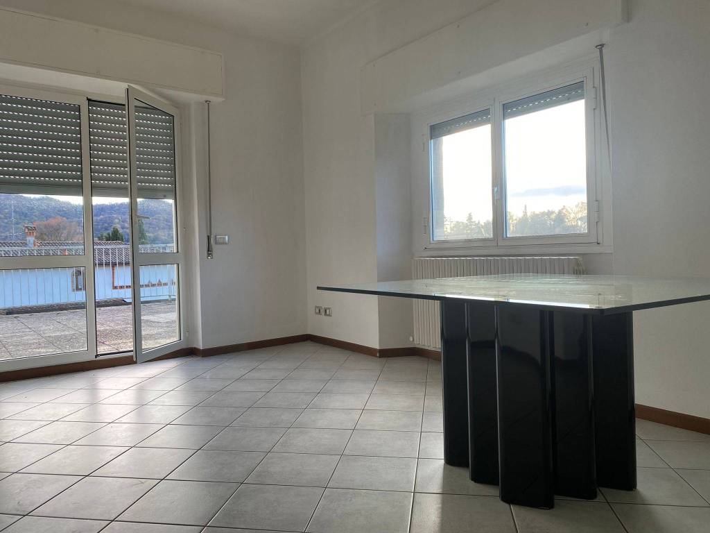 appartamento in vendita a Caprino Bergamasco