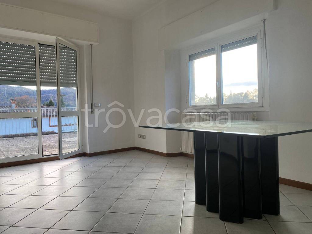 appartamento in vendita a Caprino Bergamasco