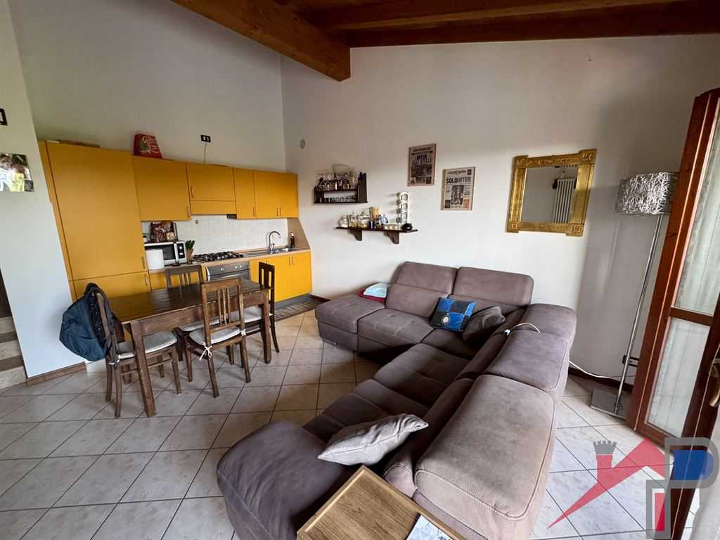 appartamento in vendita a Caprino Bergamasco