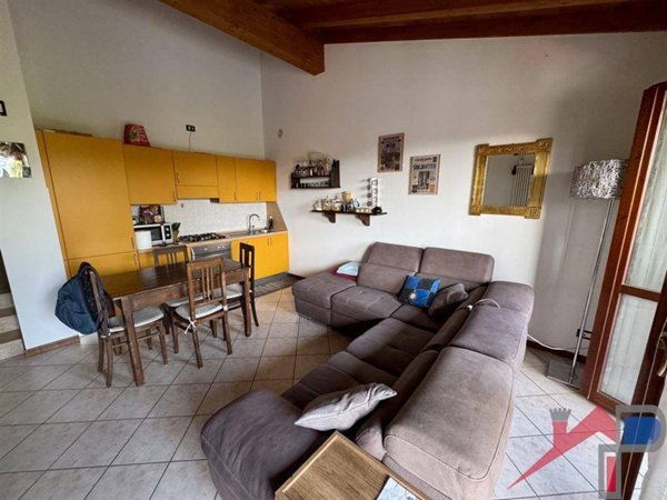 appartamento in vendita a Caprino Bergamasco