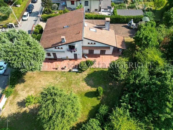 casa indipendente in vendita a Caprino Bergamasco