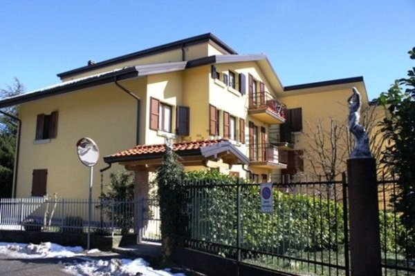 appartamento in vendita a Caprino Bergamasco