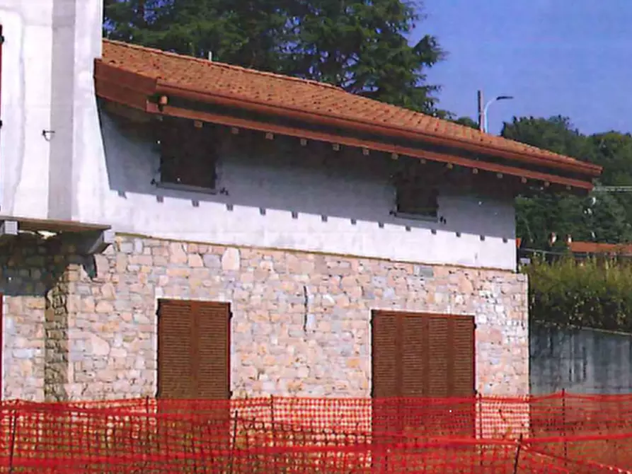 appartamento in vendita a Caprino Bergamasco in zona Celana