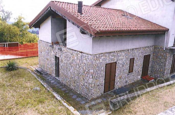 appartamento in vendita a Caprino Bergamasco