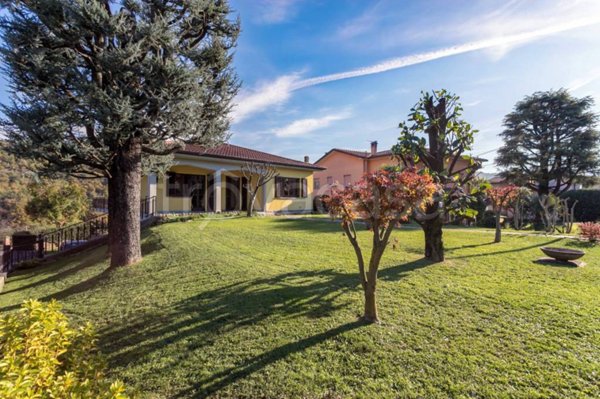 casa indipendente in vendita a Caprino Bergamasco