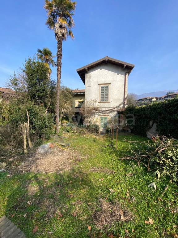 casa indipendente in vendita a Caprino Bergamasco