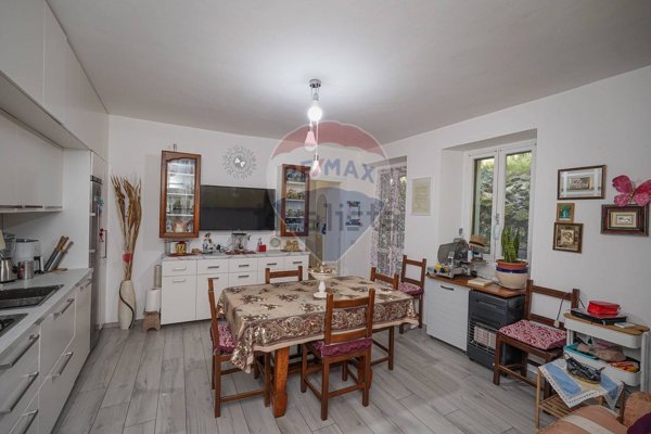 appartamento in vendita a Caprino Bergamasco