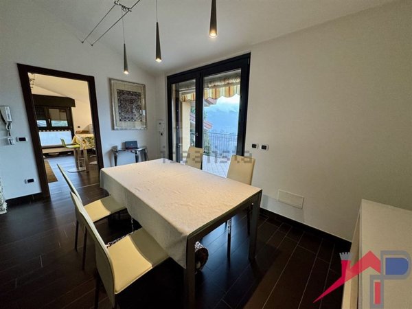 appartamento in vendita a Caprino Bergamasco in zona Celana