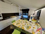 appartamento in vendita a Caprino Bergamasco in zona Celana