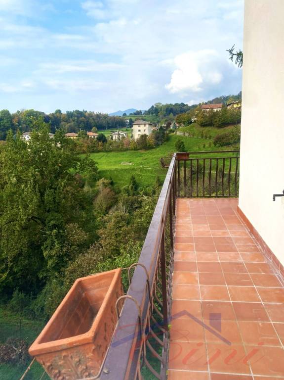 appartamento in vendita a Caprino Bergamasco