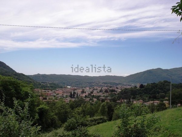 casa indipendente in vendita a Caprino Bergamasco in zona Celana